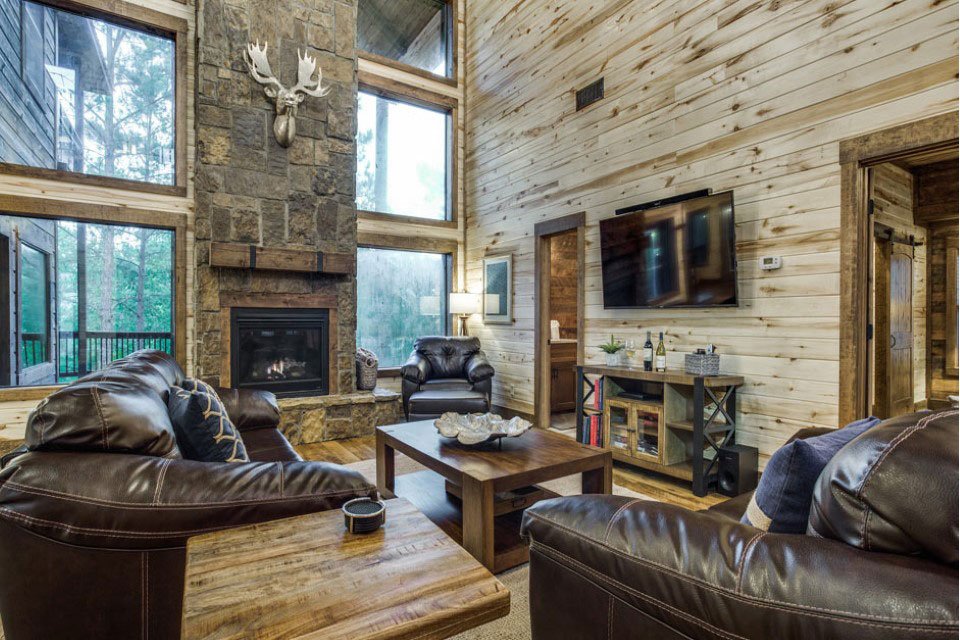 07-Rustic-Mountain-Lodge-Living-Room-1a