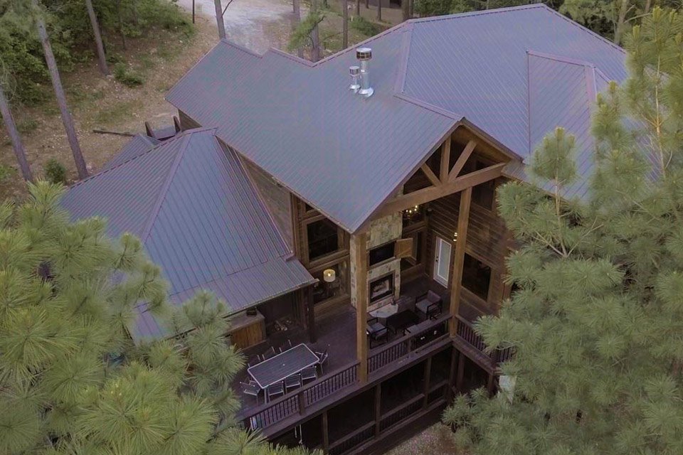 23-Rustic-Mountain-Lodge-Main-Deck